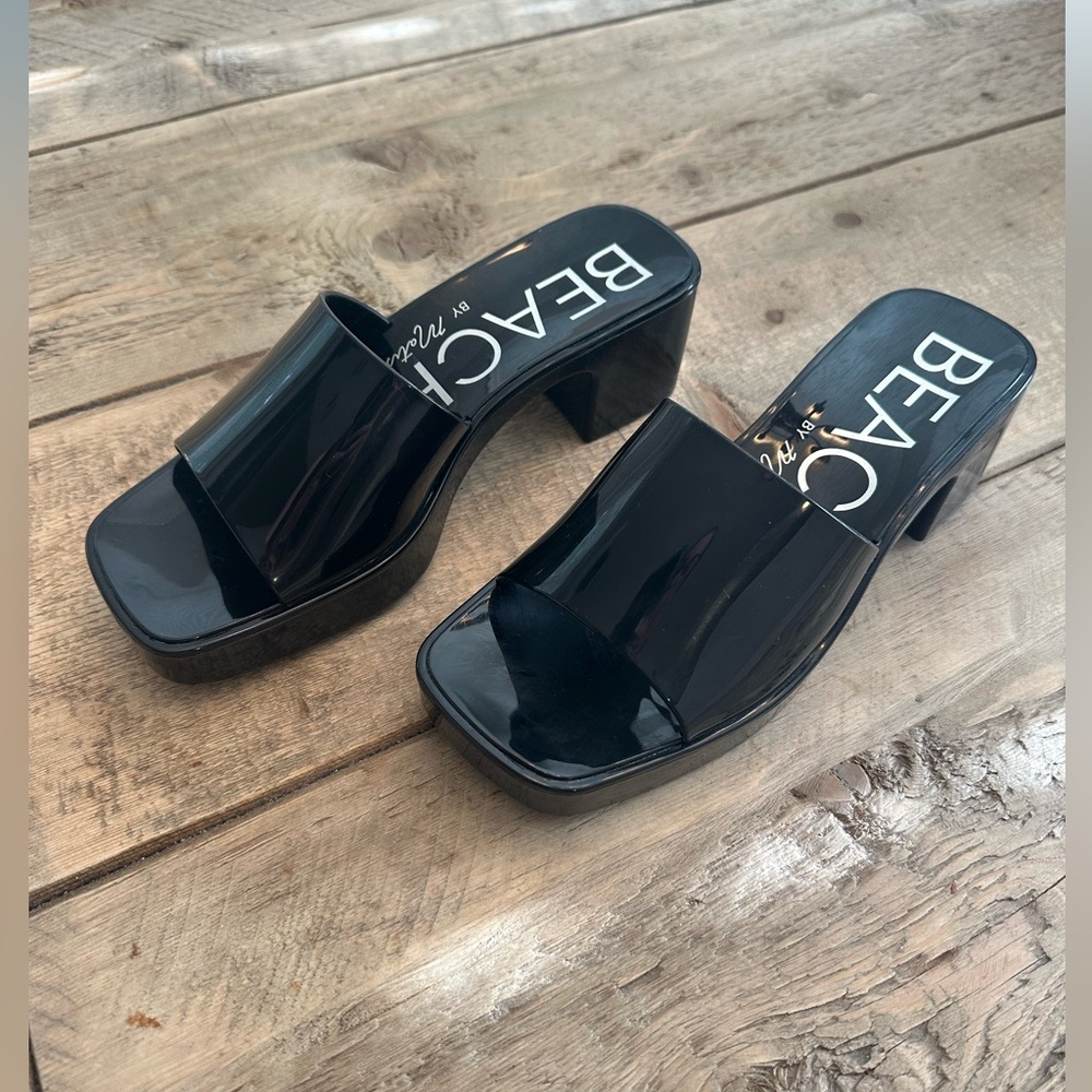 Beach by Matisse black shoes sz 6. New without box.